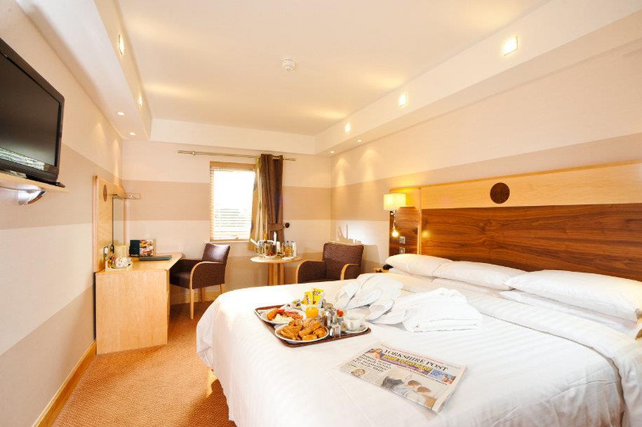 Clarion Cedar Court Wakefield Hotel Номер фото
